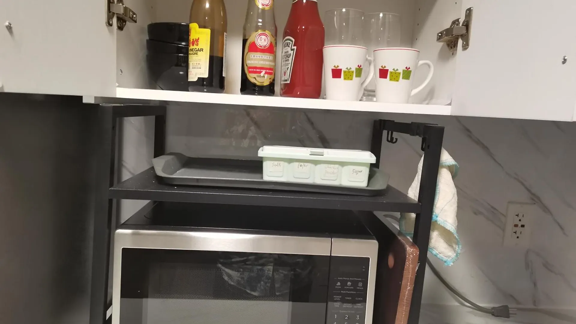 Privatunterkunft Ferienwohnung Cozy And Quiet House With Swimming Pool Toronto