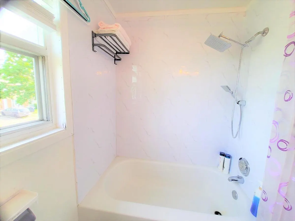 Cozy And Quiet House With Swimming Pool Apartment Toronto 0*,  Canada
